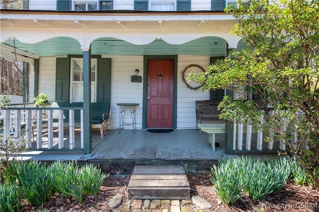 257 Horseshoe Bend Rd, Deltaville, VA 23043 - entrance to property featuring a porch
