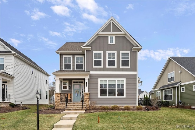 703 W Vaughan Rd, Hanover, VA 23005 - craftsman house with board and batten siding and a front yard