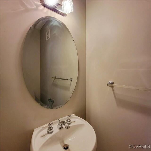 6118 Pond Grass Rd, Mechanicsville, VA 23111 - bathroom with a sink