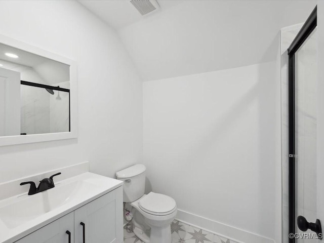 full bath with vaulted ceiling, toilet, vanity, a shower stall, and visible vents