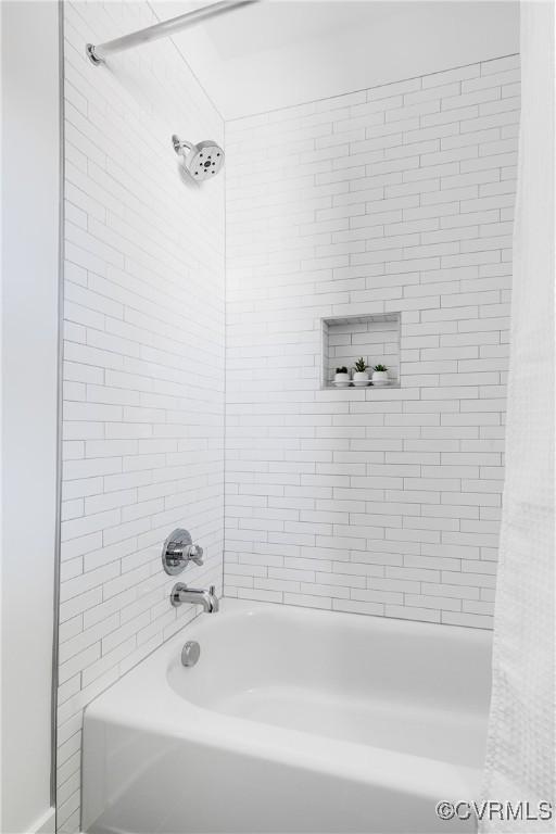 8031 Lake Shore Dr, North Chesterfield, VA 23235 - bathroom featuring shower / bath combo