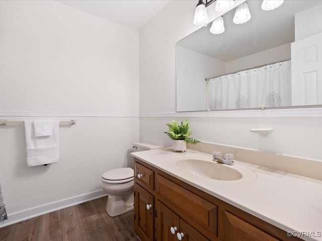 10107 Heritage Ln, Glen Allen, VA 23060 - full bath with vanity and wood finished floors