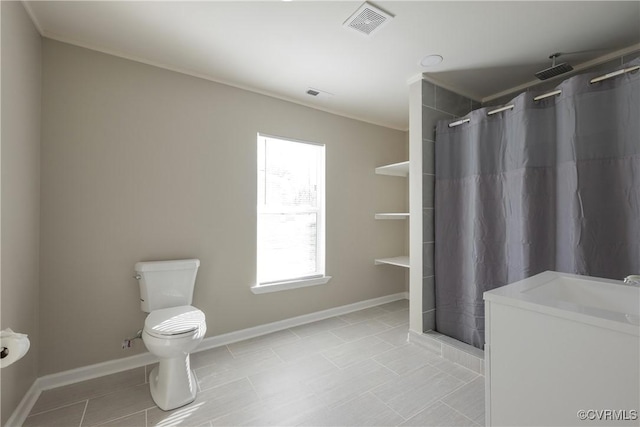 bathroom featuring toilet, curtained shower, tile patterned flooring, baseboards, and visible vents