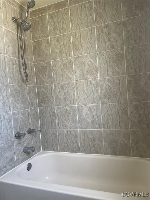 309 Royal Oak Ave, Colonial Heights, VA 23834 - full bathroom featuring shower / bath combination