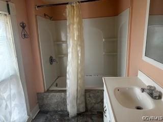213 Park Ave, Emporia, VA 23847 - full bath featuring shower / bath combo with shower curtain and vanity
