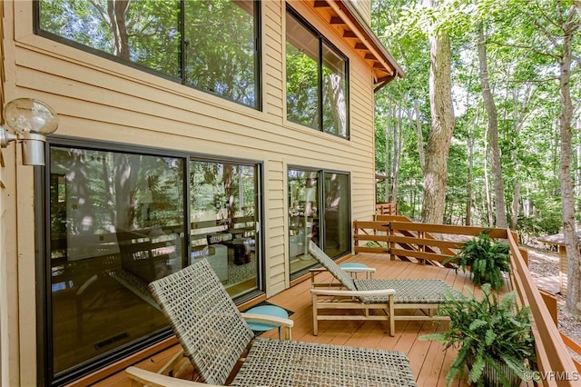 941 Wilton Coves Dr, Hartfield, VA 23071 - view of wooden deck