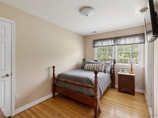 9208 Gayton Rd, Glen Allen, VA 23229 - bedroom featuring light wood finished floors and baseboards
