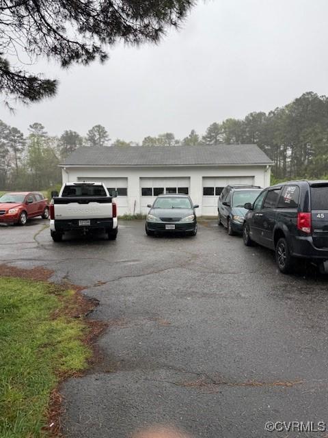 2005 Hungary Rd, Henrico, VA 23228 - view of vehicle parking