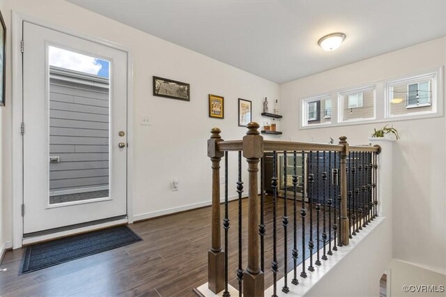 5007 Old Main St, Henrico, VA 23231 - foyer with wood finished floors and baseboards