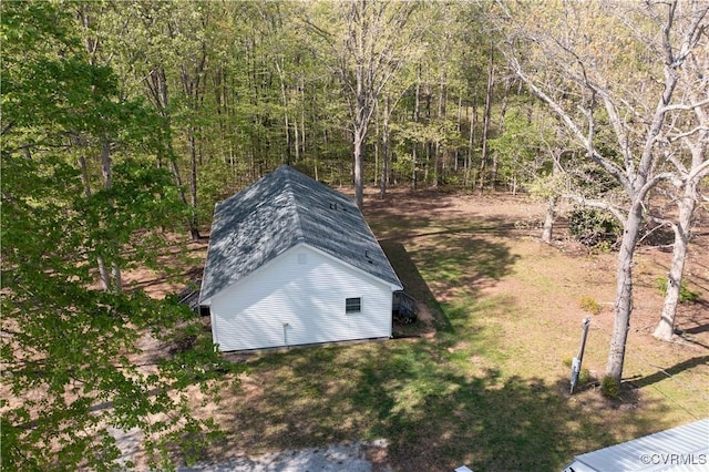 view of outdoor structure featuring an outbuilding