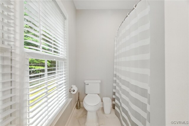 132 Warwick Hls, Williamsburg, VA 23188 - full bath featuring marble look tile flooring and curtained shower