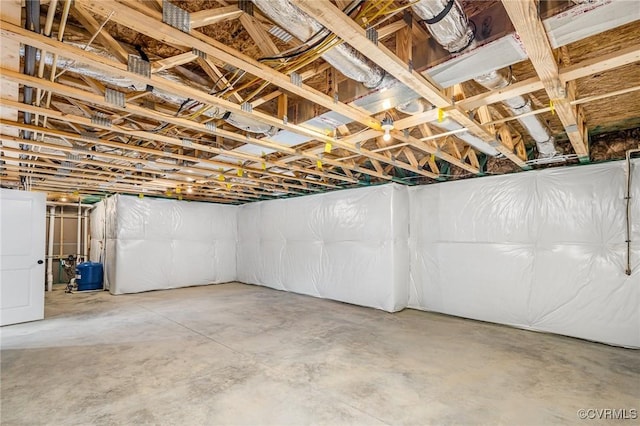 26437 Pennfields Dr, Orange, VA 22960 - unfinished basement with a water pressure tank