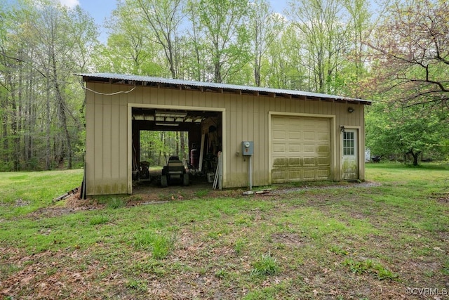 view of outdoor structure with an outbuilding