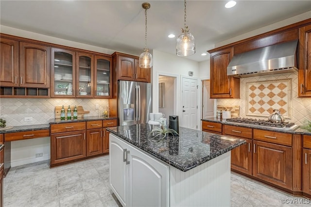 2600 Mulberry Row Rd, Midlothian, VA 23113 - kitchen with appliances with stainless steel finishes, wall chimney exhaust hood, glass insert cabinets, backsplash, and recessed lighting