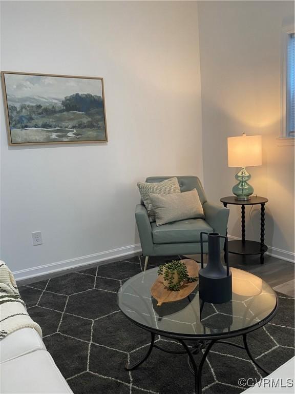 sitting room with baseboards