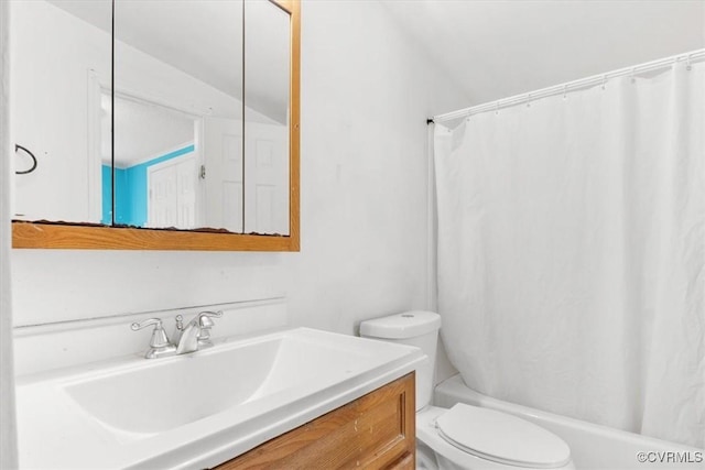 10340 Swift Rd, Partlow, VA 22534 - bathroom featuring toilet, vanity, and shower / tub combo