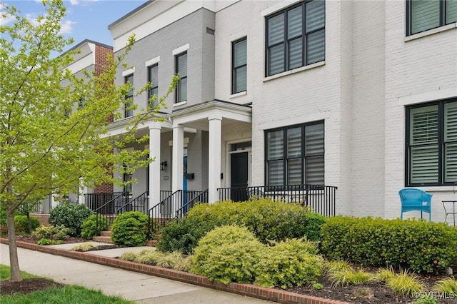 2611 Kensington Ave, Richmond, VA 23220 - exterior space with brick siding