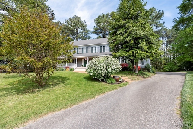 3112 Brookemoor Ct, Glen Allen, VA 23060 - colonial inspired home featuring a porch and a front yard