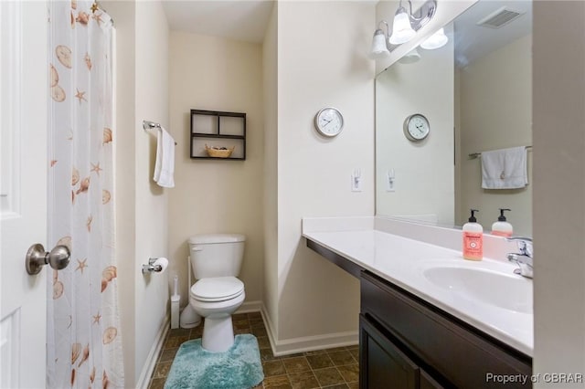 bathroom featuring vanity, curtained shower, baseboards, toilet, and visible vents
