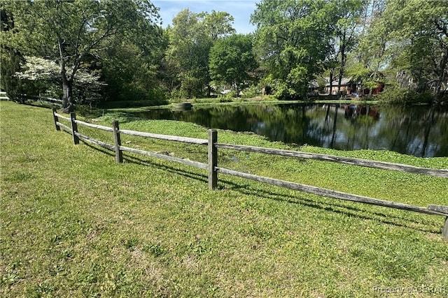 16 Lakeview Dr, Newport News, VA 23602 - view of yard with a water view