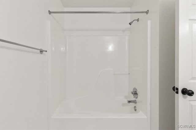 11107 Lyndenwood Dr, Chesterfield, VA 23838 - full bath featuring washtub / shower combination