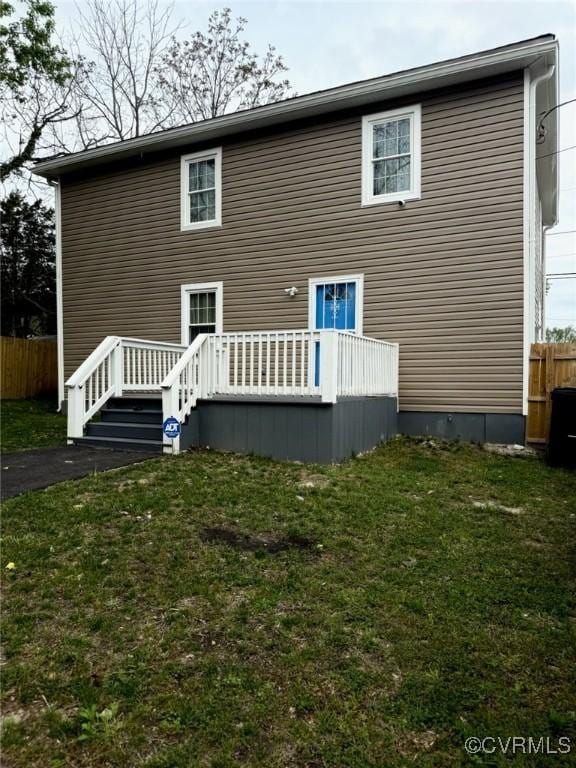 904 Wilcox St, Petersburg, VA 23803 - rear view of property featuring a wooden deck