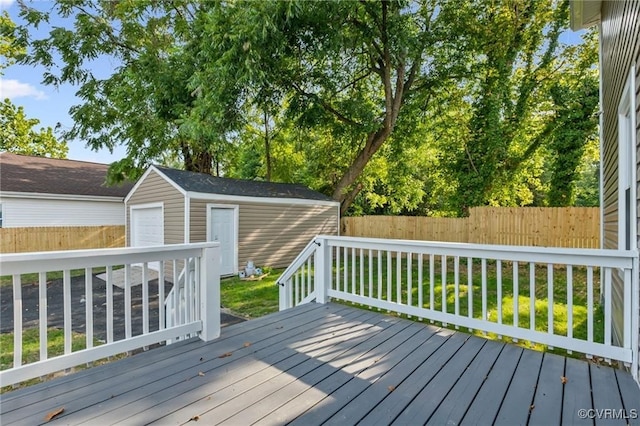 904 Wilcox St, Petersburg, VA 23803 - deck featuring a detached garage