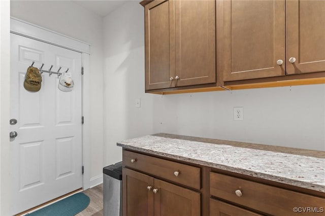 5530 Tyshire Pkwy, Providence Forge, VA 23140 - laundry room featuring wood finished floors