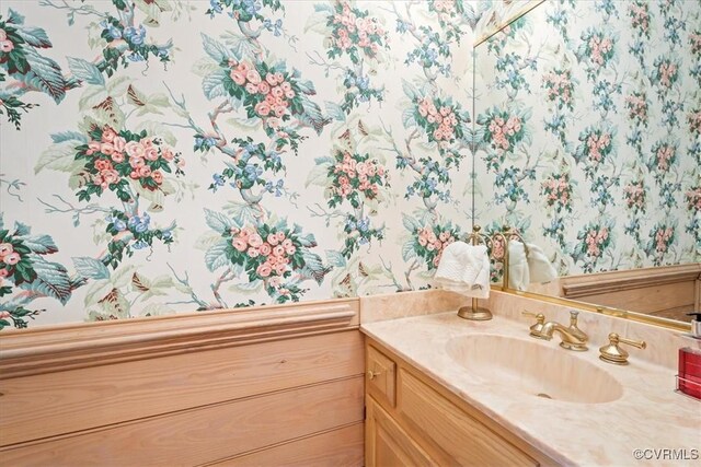 419 Dellbrooks Pl, Henrico, VA 23238 - bathroom with wallpapered walls and vanity