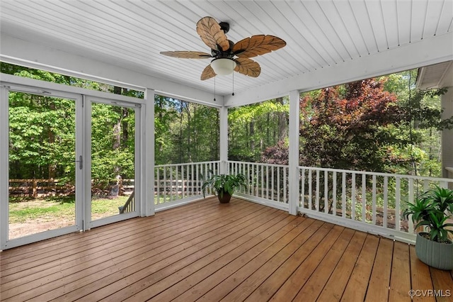 deck with ceiling fan