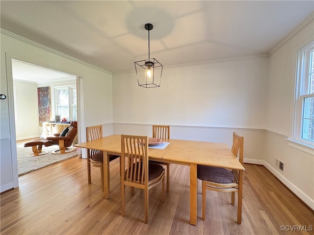 331 Harwick, North Chesterfield, VA 23236 - dining area with baseboards, light wood-style flooring, visible vents, and crown molding