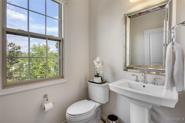 10925 Parkshire Ln, Henrico, VA 23233 - half bathroom with toilet