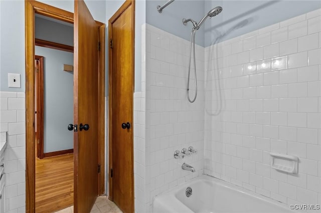 bathroom with shower / bathtub combination