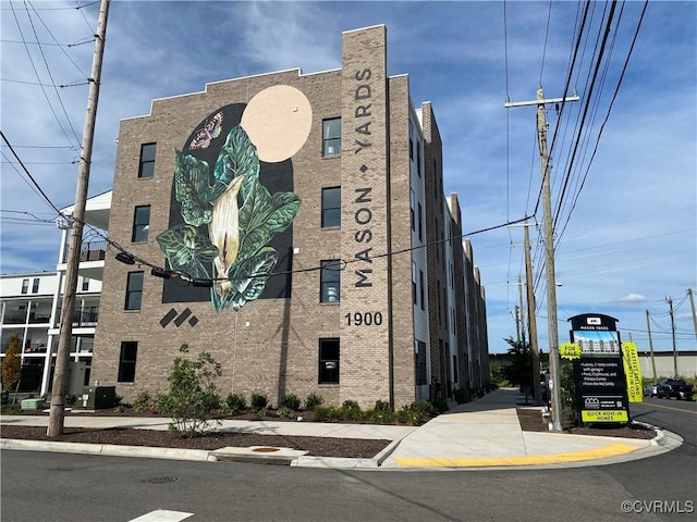 1900 Roseneath Rd Unit 4B, Richmond, VA 23230 - view of building exterior with central AC