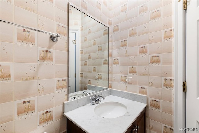 9522 Nassington Ct, Henrico, VA 23229 - bathroom with vanity and tile walls