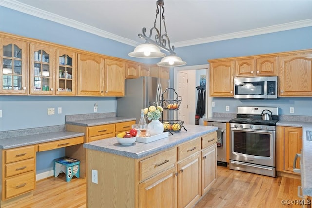 13032 Beech Creek Ln, Ashland, VA 23005 - kitchen with stainless steel appliances, light brown cabinetry, glass insert cabinets, a kitchen island, and crown molding
