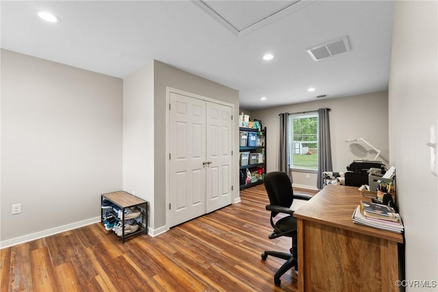 office area featuring baseboards, visible vents, wood finished floors, and recessed lighting