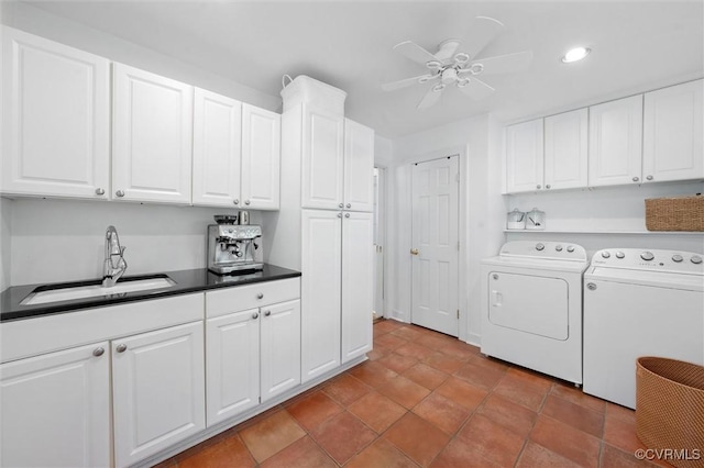 laundry room featuring a sink, a ceiling fan, recessed lighting, and washer and clothes dryer