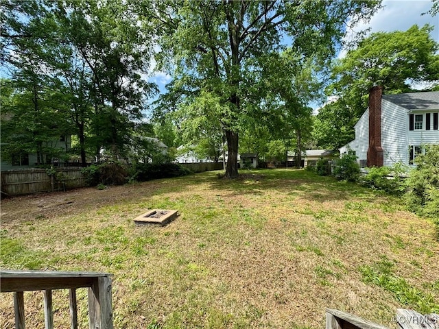 view of yard featuring fence