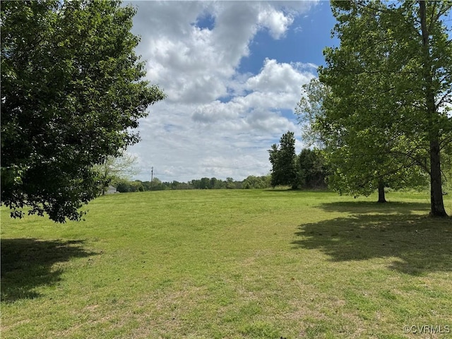 9073 Pine Hill Rd, Mechanicsville, VA 23116 - view of grassy yard