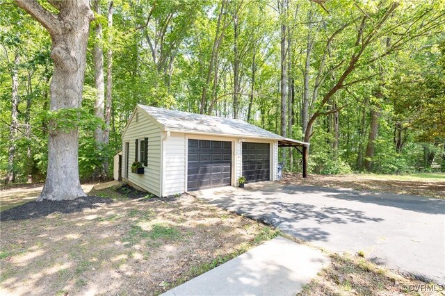 view of detached garage