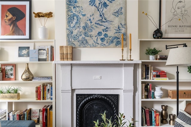 living area with built in shelves
