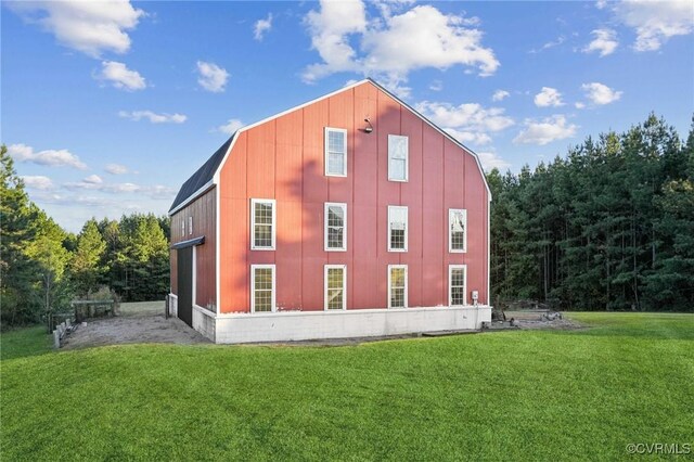 20145 Hunnicut Rd, Dinwiddie, VA 23803 - exterior space with a yard and a gambrel roof