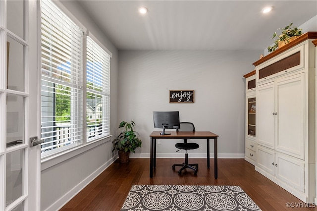 office with recessed lighting, baseboards, lofted ceiling, and dark wood-style floors