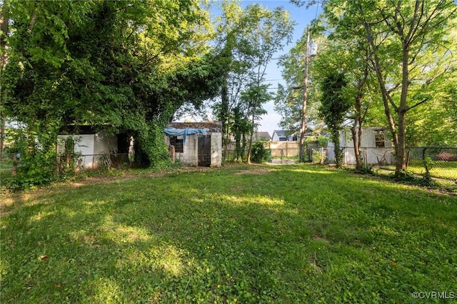 1712 Halifax Ave, Richmond, VA 23224 - view of yard with fence