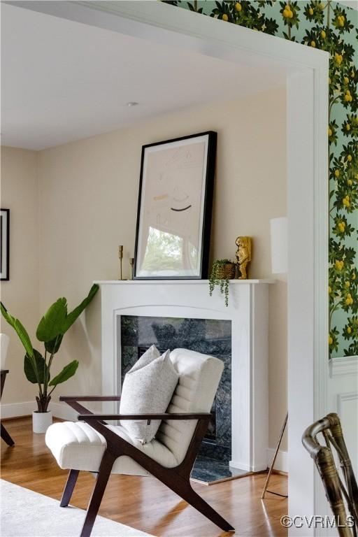 3454 Warner Rd, Richmond, VA 23225 - sitting room featuring wood finished floors and wallpapered walls