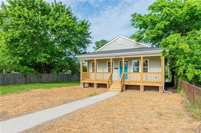 1217 Darbytown Rd, Richmond, VA 23231 - bungalow-style house with a porch and fence