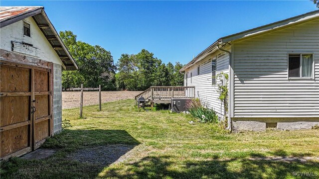 view of yard featuring fence