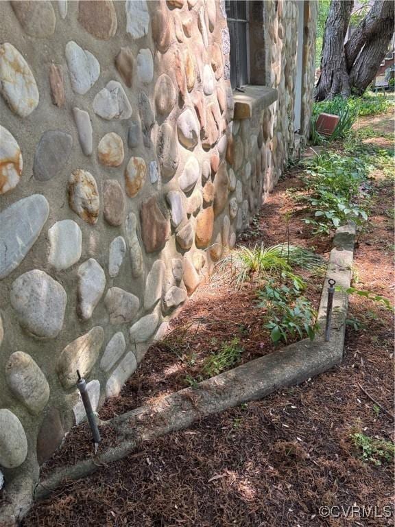 102 Norman Dr, Henrico, VA 23227 - details featuring stone siding