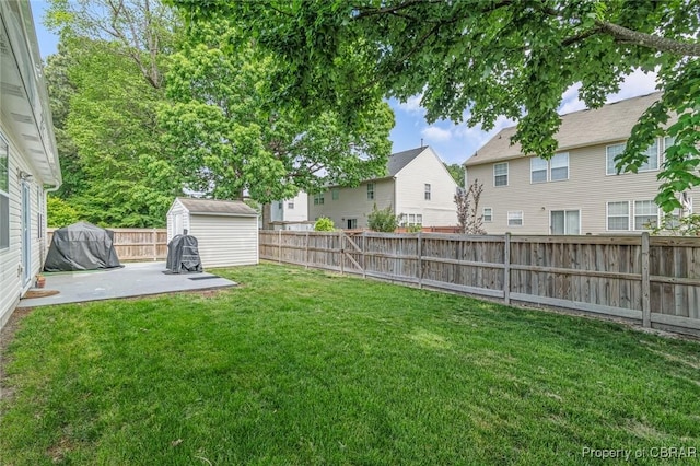 921 Hanson Dr, Newport News, VA 23602 - view of yard featuring a residential view, an outdoor structure, a shed, a fenced backyard, and a patio